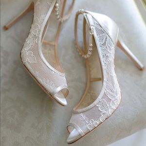 NWOT Badgley Mischka Lace Wedding Heels